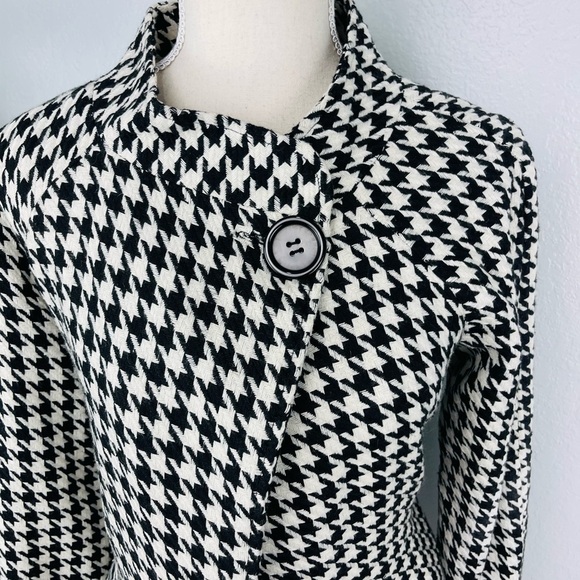 Black and White Wool Blend  Large Houndstooth print Flare short Coat - Picture 3 of 6